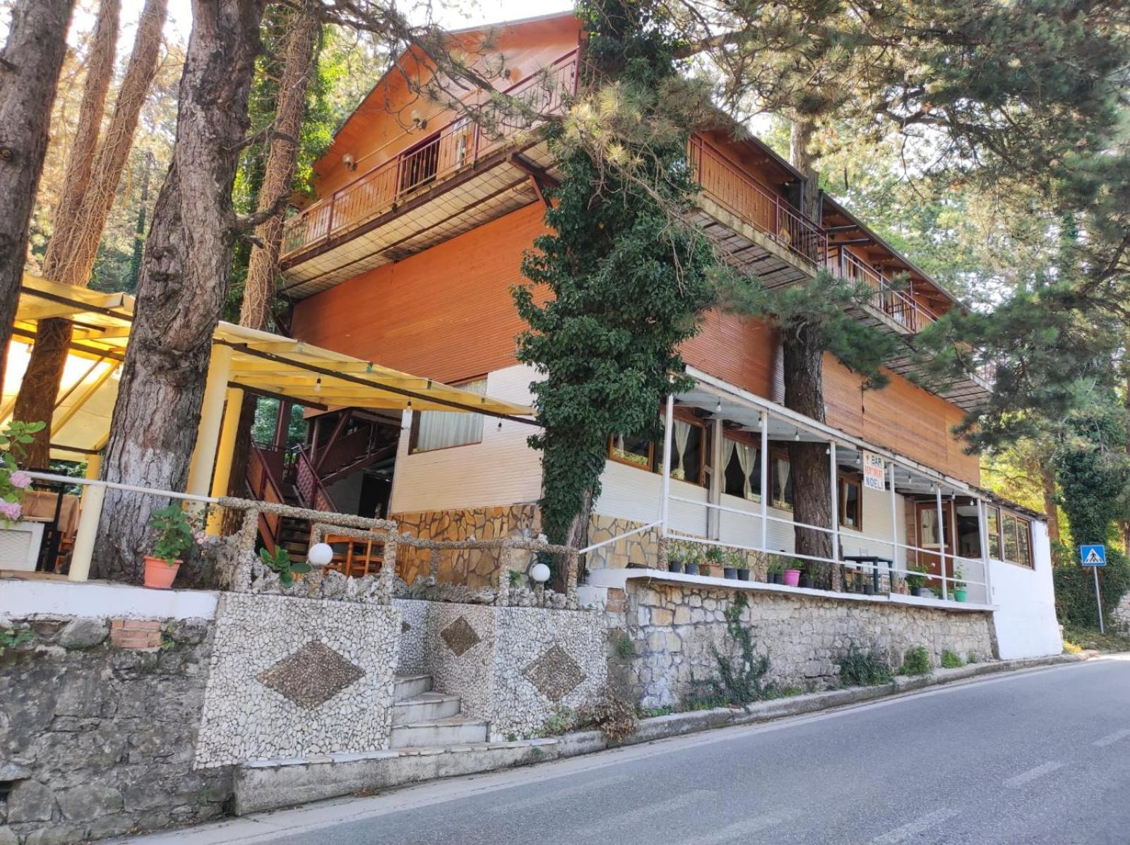 Hotel Toni Llogora Dukat Екстериор снимка
