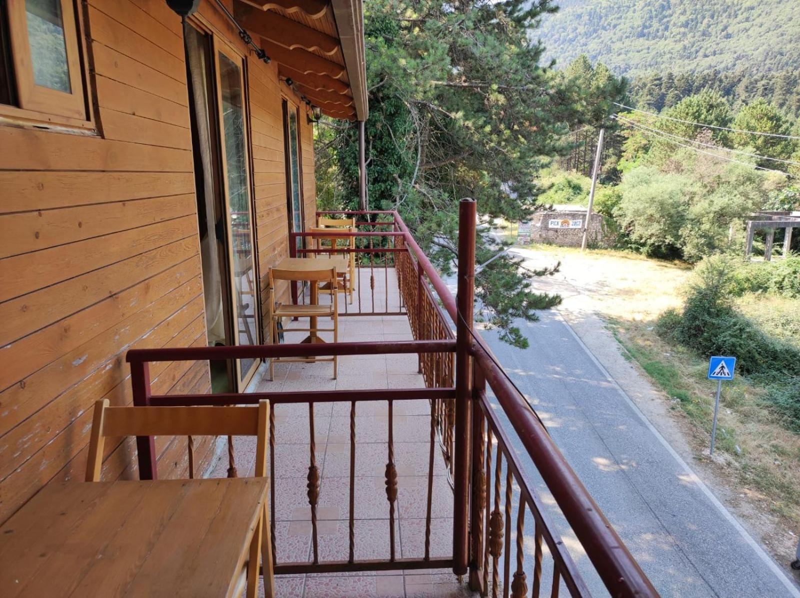 Hotel Toni Llogora Dukat Екстериор снимка