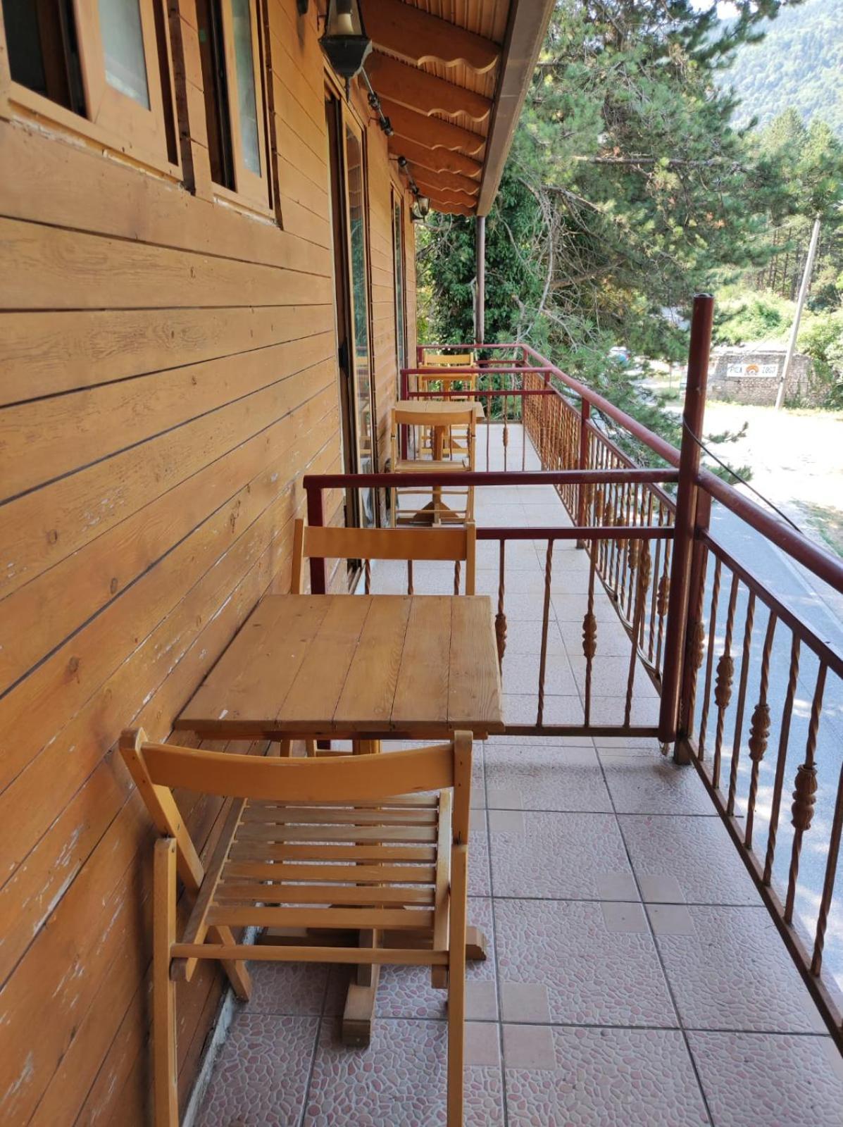 Hotel Toni Llogora Dukat Екстериор снимка