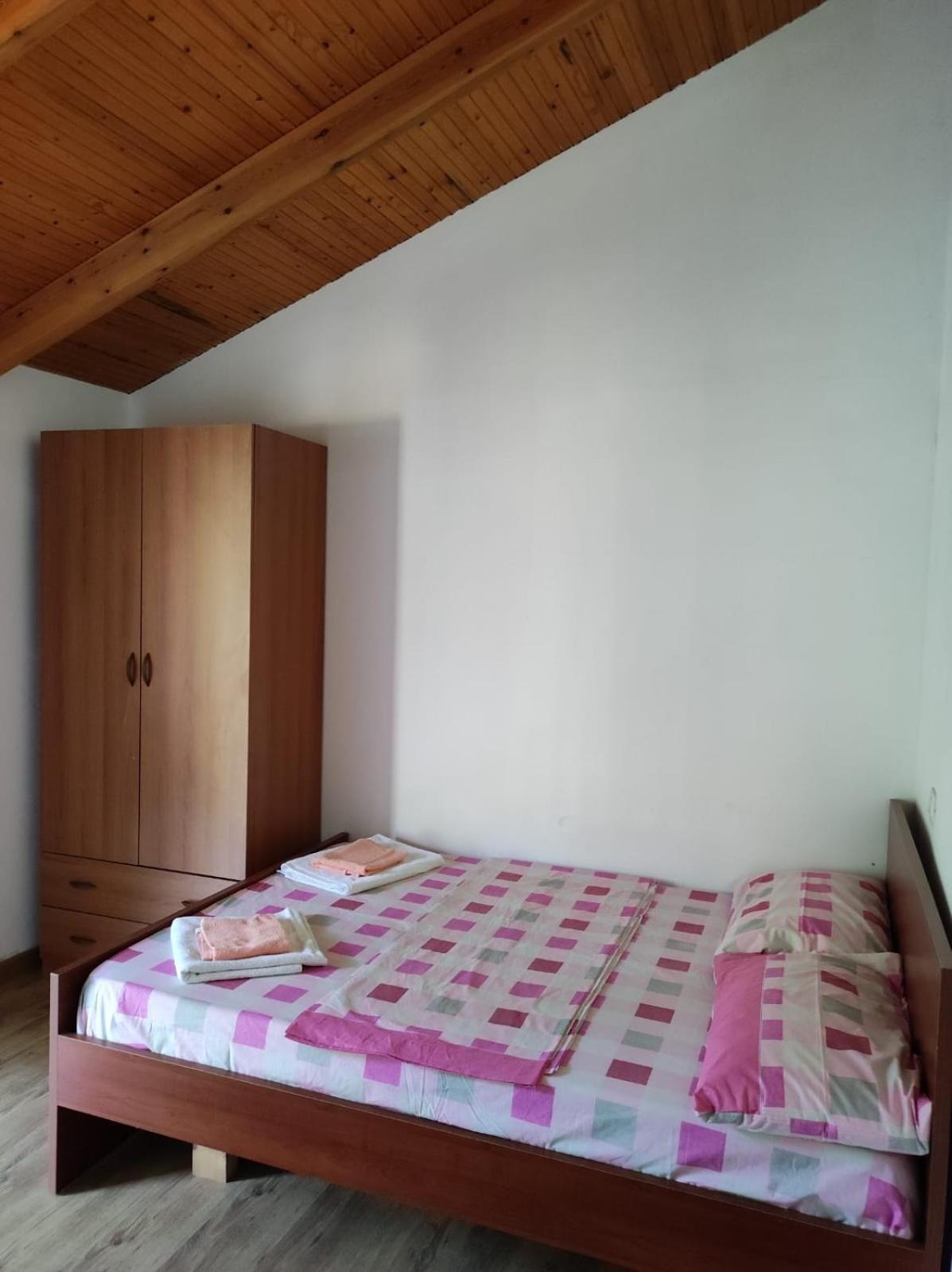 Hotel Toni Llogora Dukat Екстериор снимка