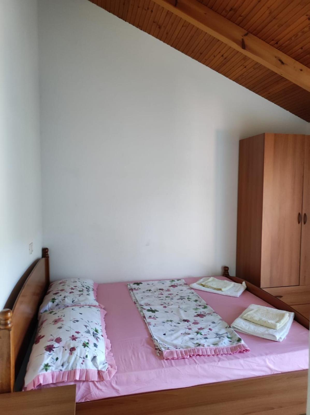 Hotel Toni Llogora Dukat Екстериор снимка